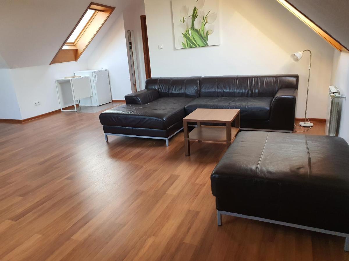 Apartament Kwiatowa *