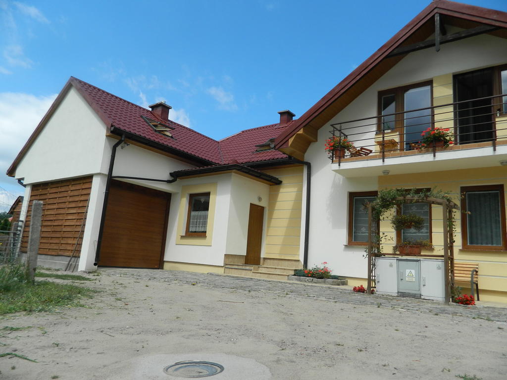 Apartament Kwiatowa *